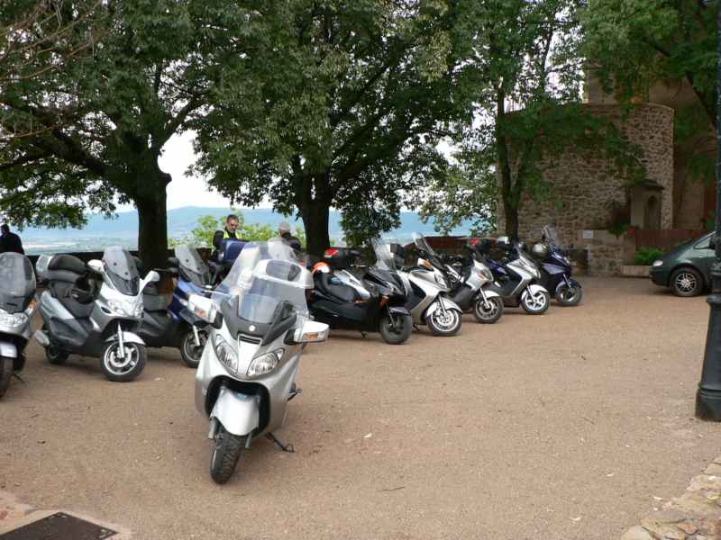 Les scoots au Vieux-Cannet